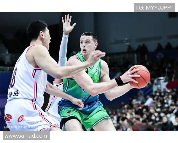 大卫-詹姆斯在CBA联赛中展现领袖魅力，获尊重