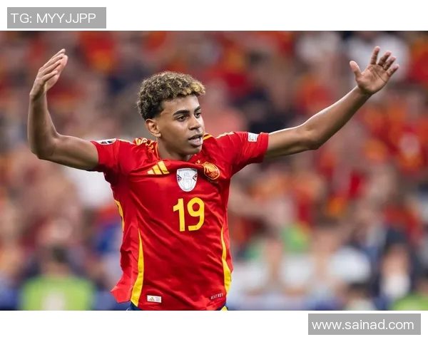 德甲传奇助阵，足球天才退役情怀涌现