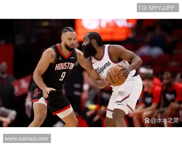 火箭队两连胜快船队晋级：季后赛之路再添胜利