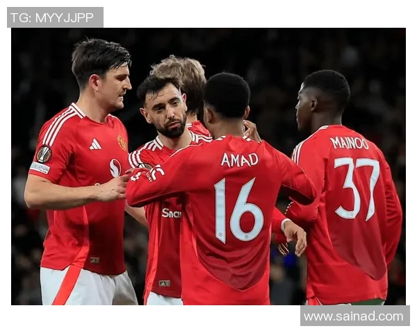 曼联发布2021-2022赛季主客场球衣，引发球迷热议