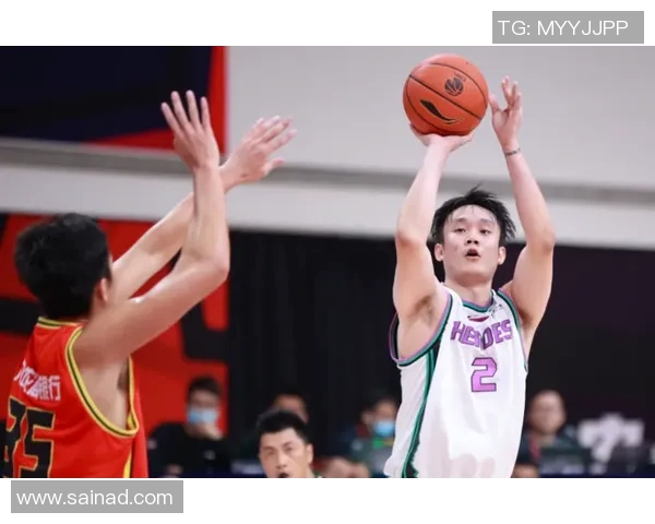 辽宁男篮胜广东纵贯线：丁彦雨航发威，击败对手夺得关键胜利